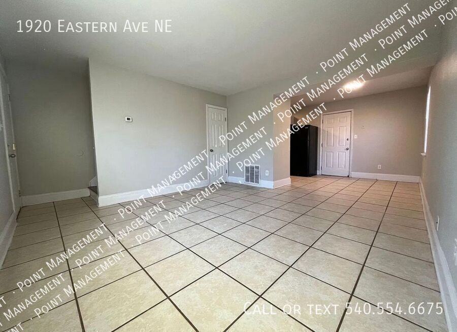 1920 Eastern Ave Ne - Photo 5 of 11