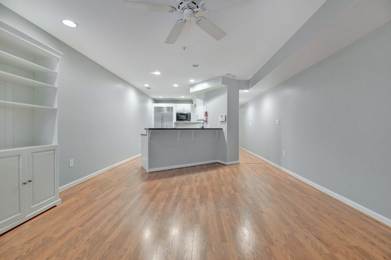 1360 Kenyon St Nw #B - Photo 4 of 23