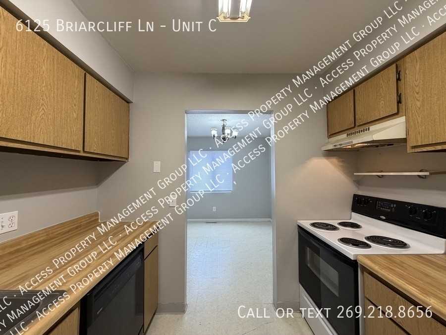 6125 Briarcliff Ln #C - Photo 4 of 10