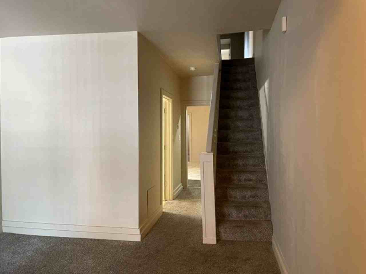 109 Hoerner St - Photo 4 of 13