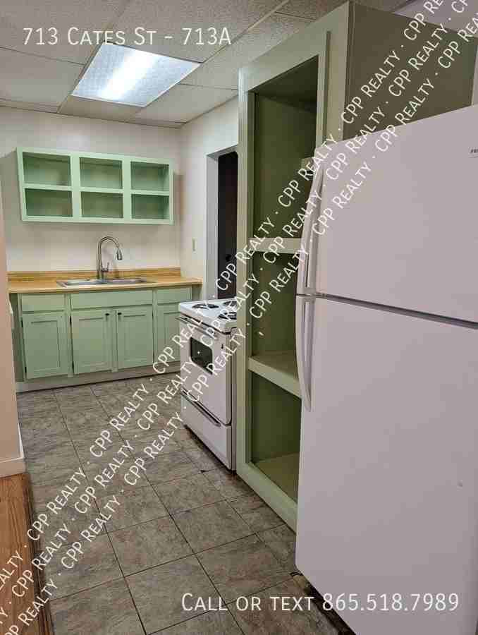 713 Cates St #713A - Photo 5 of 9