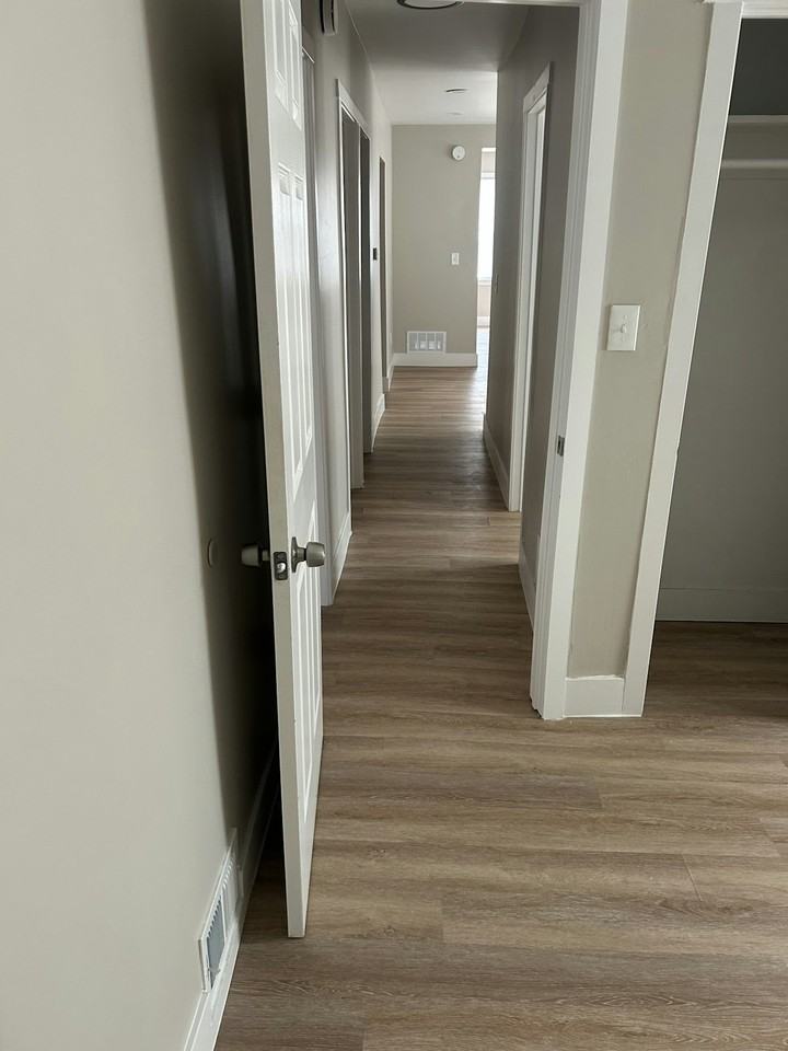 13723 Mapleridge St, Unit 1st Floor - Photo 7 of 16