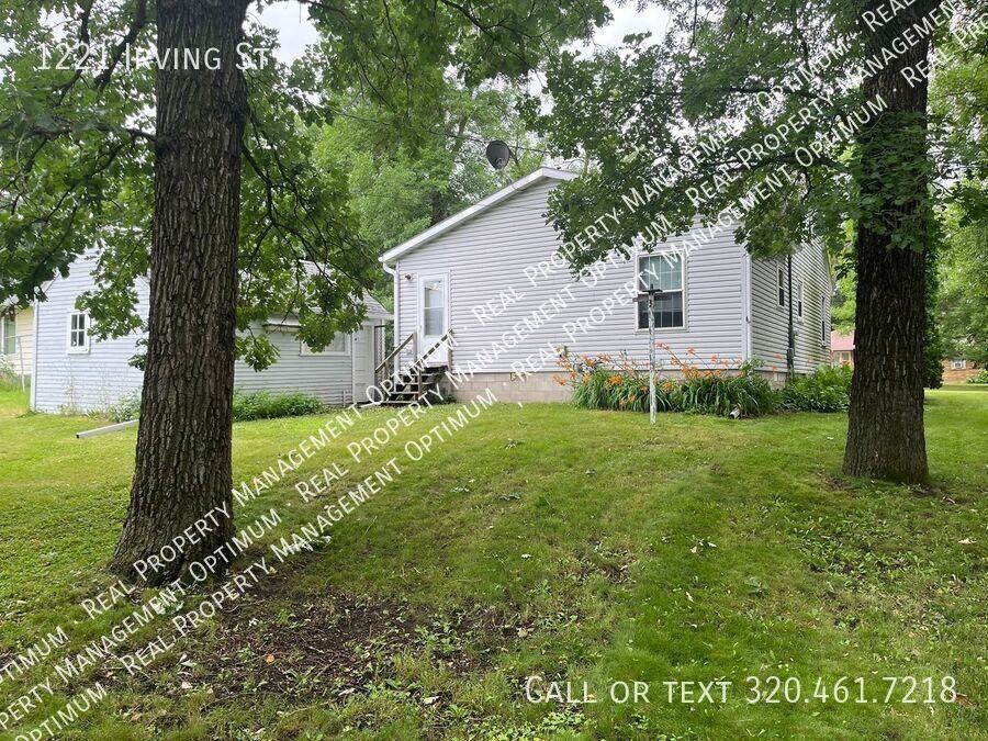 1221 Irving St - Photo 4 of 6