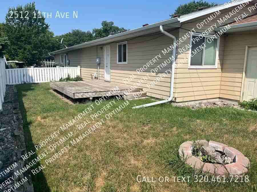 2512 11th Ave N - Photo 4 of 26