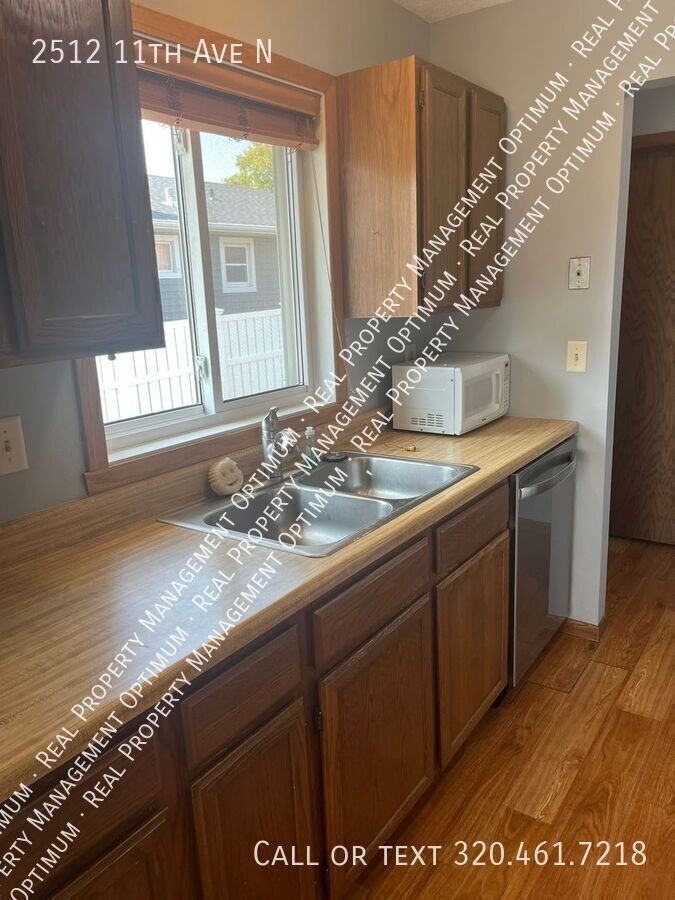 2512 11th Ave N - Photo 6 of 26