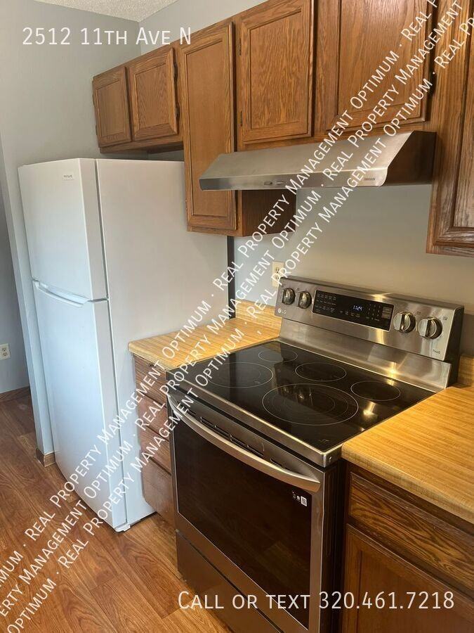 2512 11th Ave N - Photo 7 of 26
