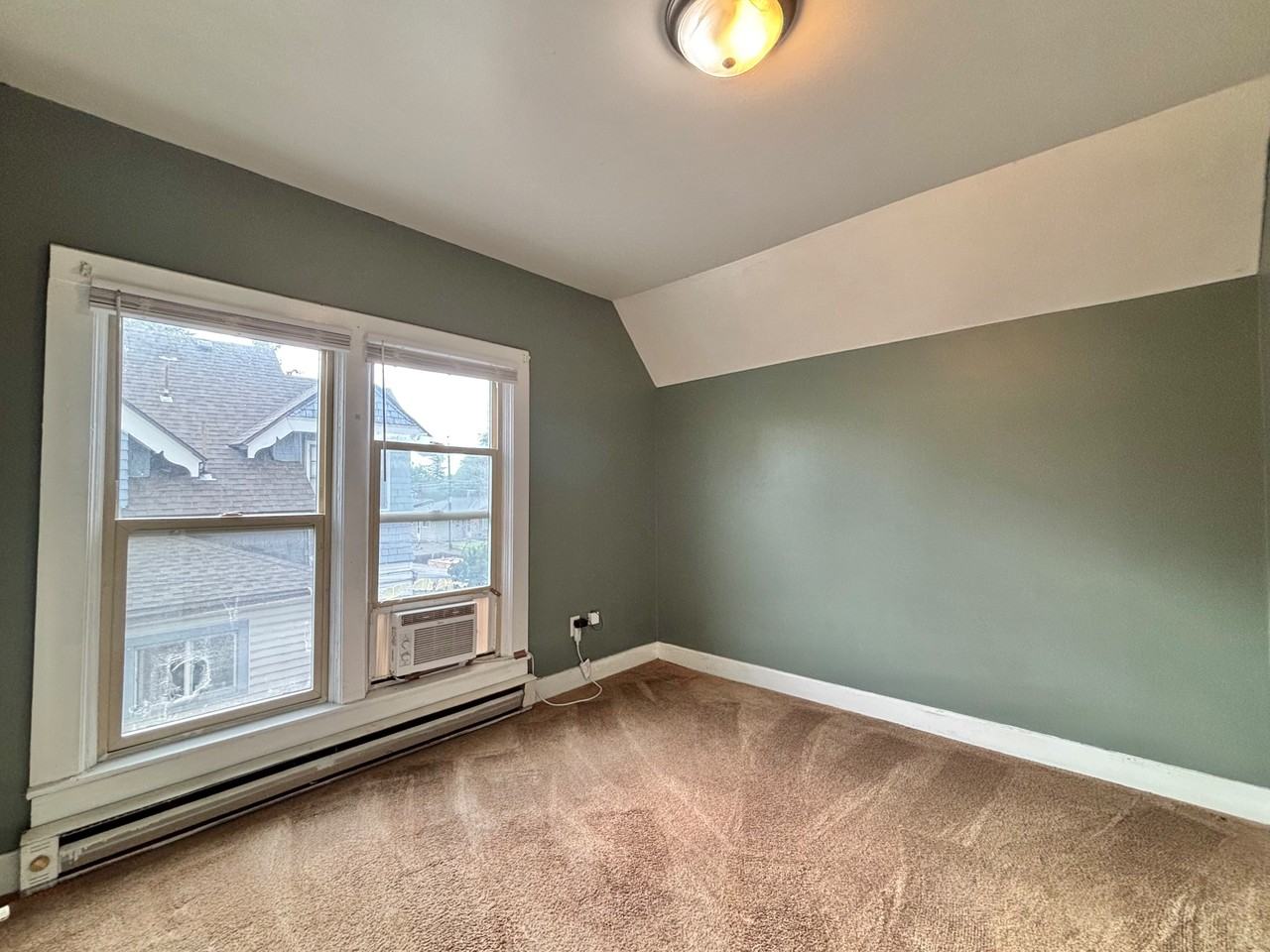 1122 W Augusta Ave #1 - Photo 3 of 10