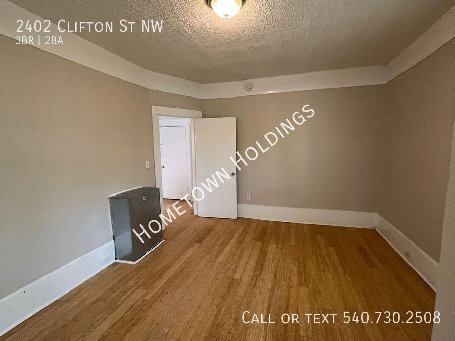 2402 Clifton St Nw - Photo 5 of 19