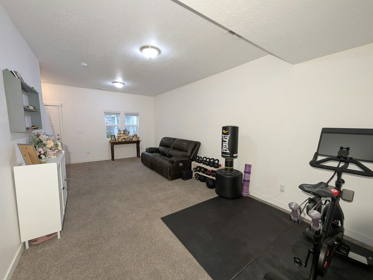 688 E 355 N - Photo 5 of 25