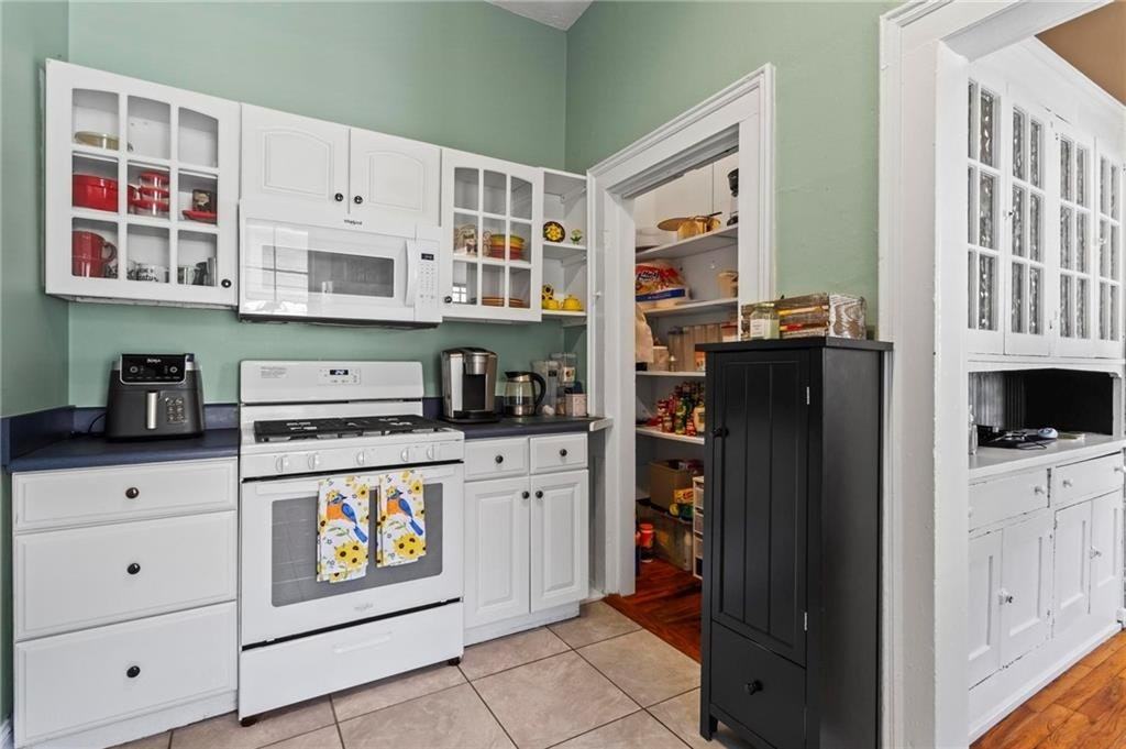 210 Evans Drive, Unit B - Photo 7 of 16