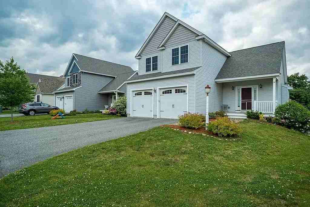 32 Empire Drive - Photo 2 of 27