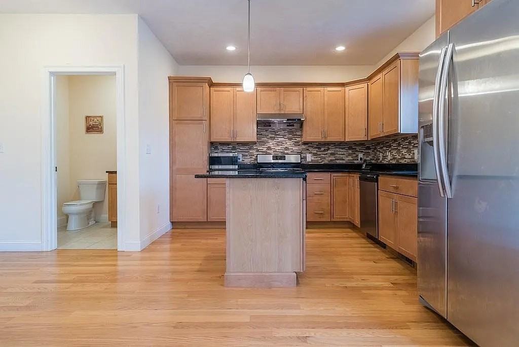 32 Empire Drive - Photo 3 of 27