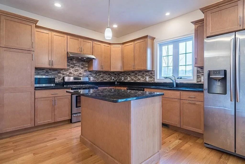 32 Empire Drive - Photo 7 of 27
