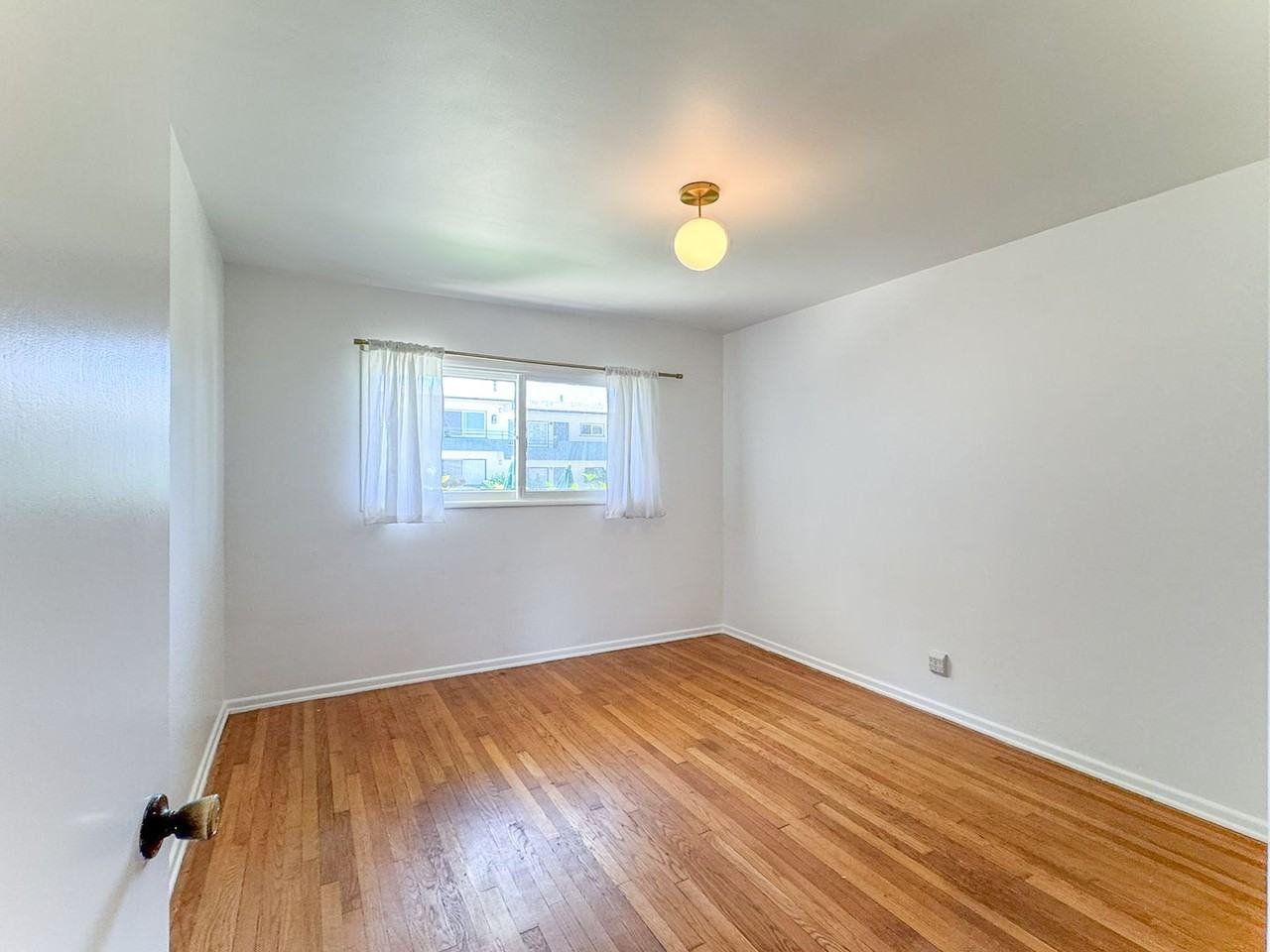 2033 Euclid St #6 - Photo 7 of 16