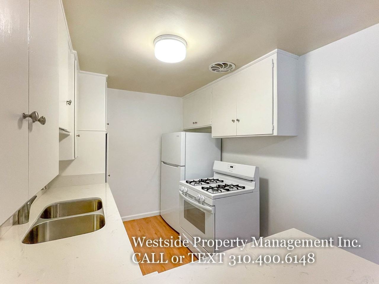 1555 S Hayworth Ave #16 - Photo 4 of 10