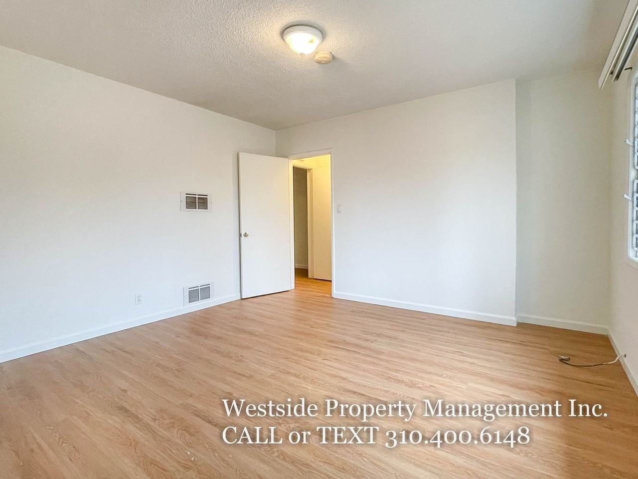 1555 S Hayworth Ave #16 - Photo 7 of 10