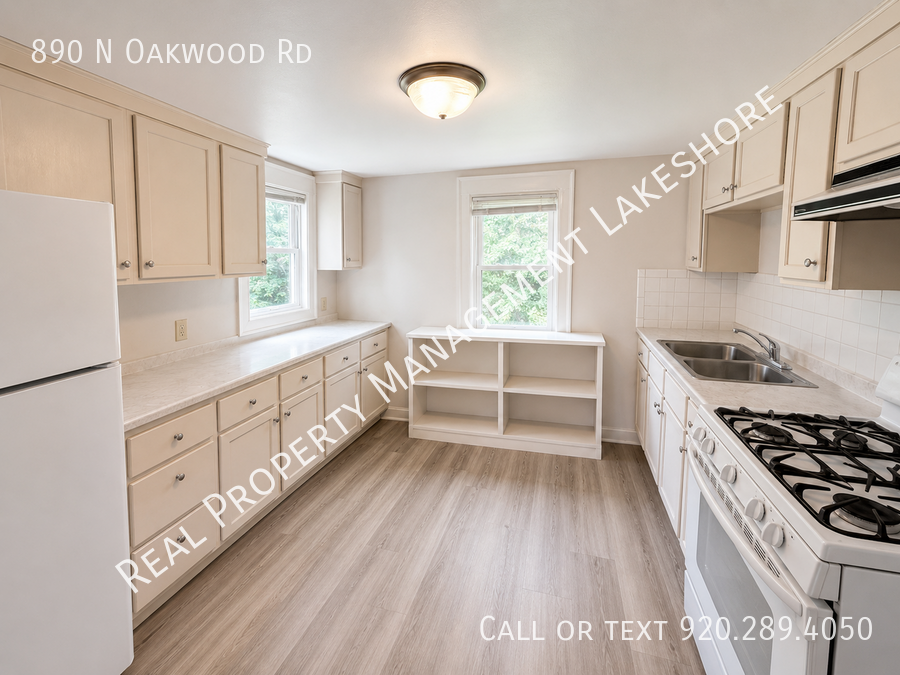 890 N Oakwood Rd - Photo 3 of 15