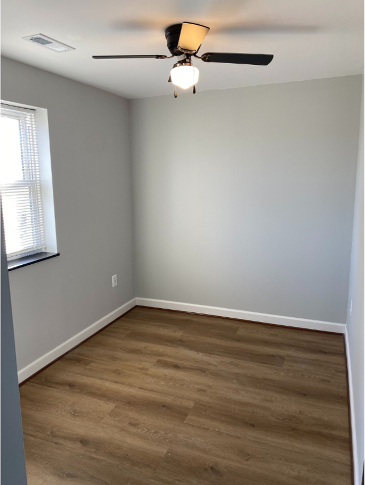 823 N Woodington Rd - Photo 4 of 12