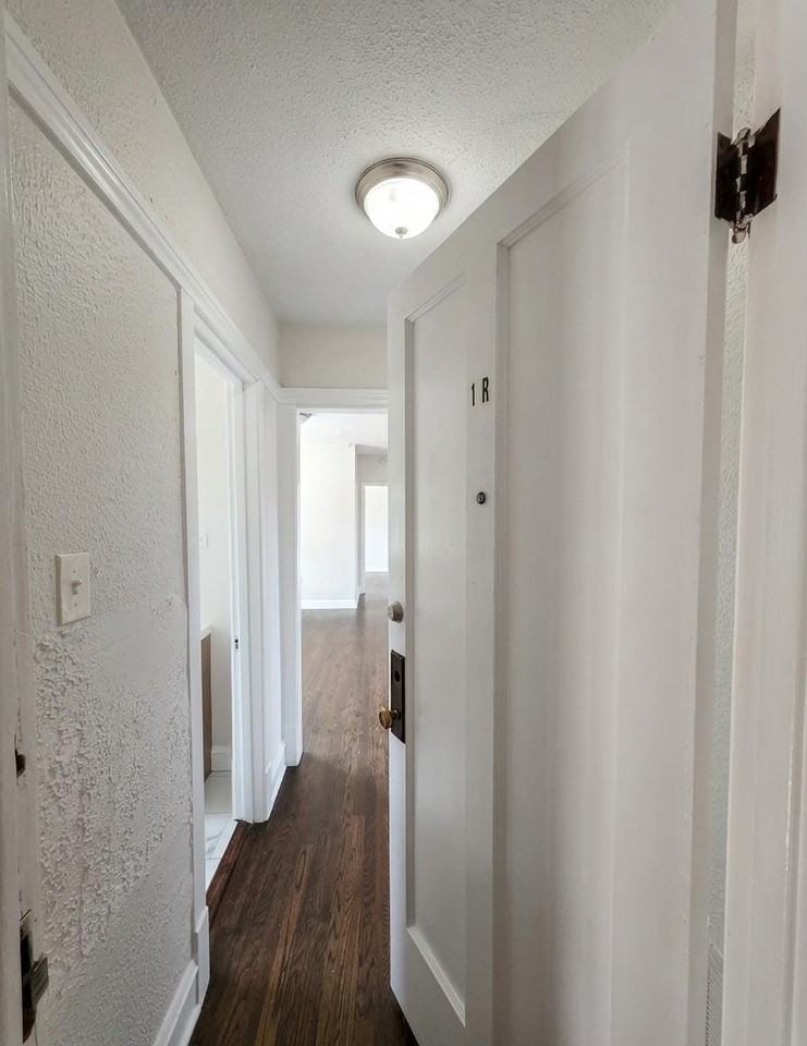 3636 W Iowa St #1R - Photo 3 of 11