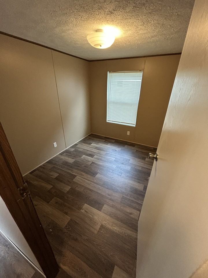 1708 Hazel St - Photo 6 of 8