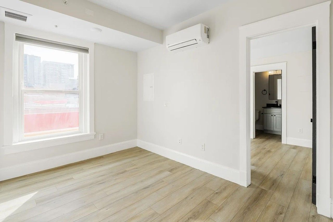 1023 N Broadway #304 - Photo 5 of 13