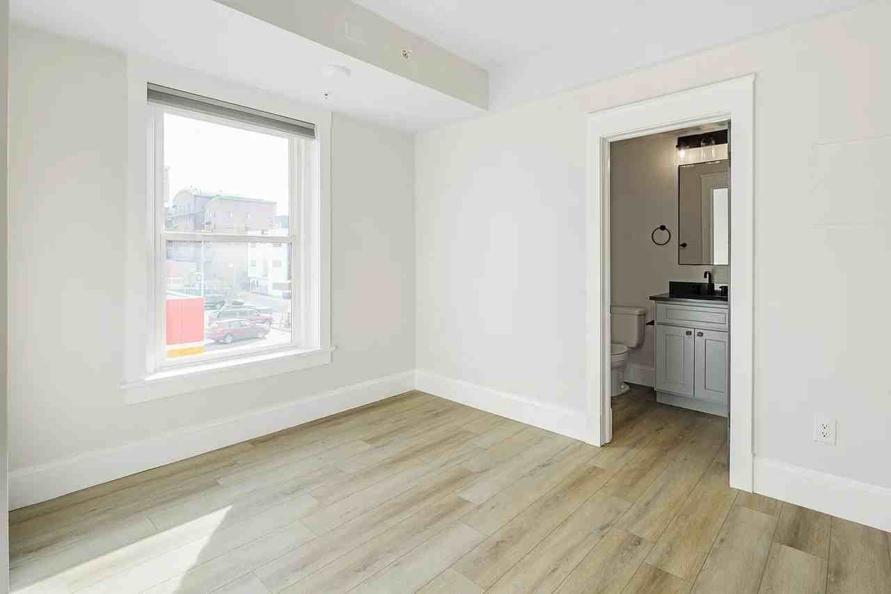 1023 N Broadway #304 - Photo 7 of 13