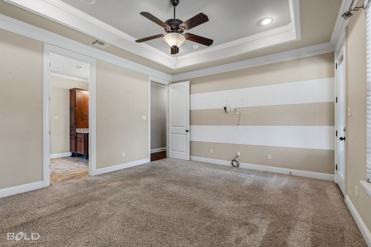 214 Danielle Dr - Photo 3 of 34