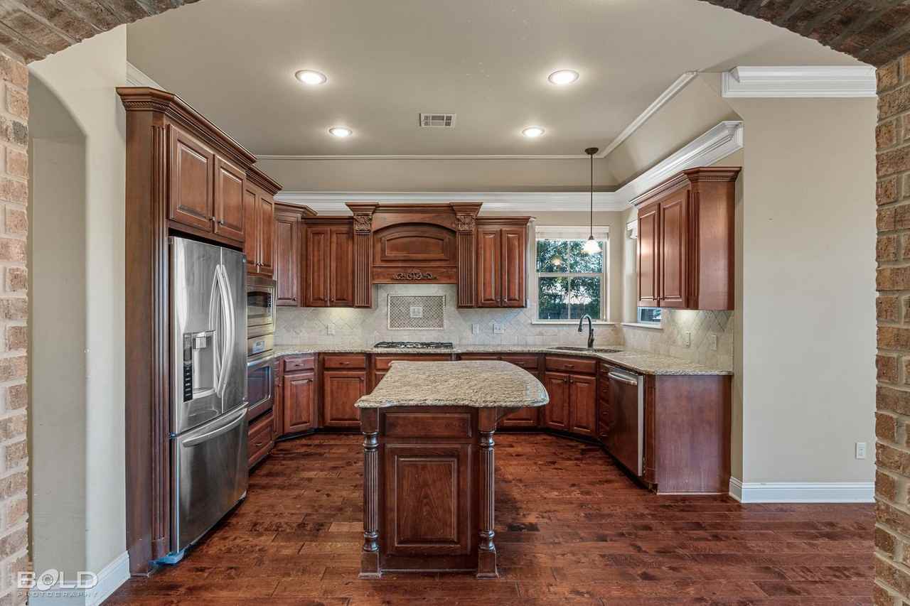 214 Danielle Dr - Photo 4 of 34