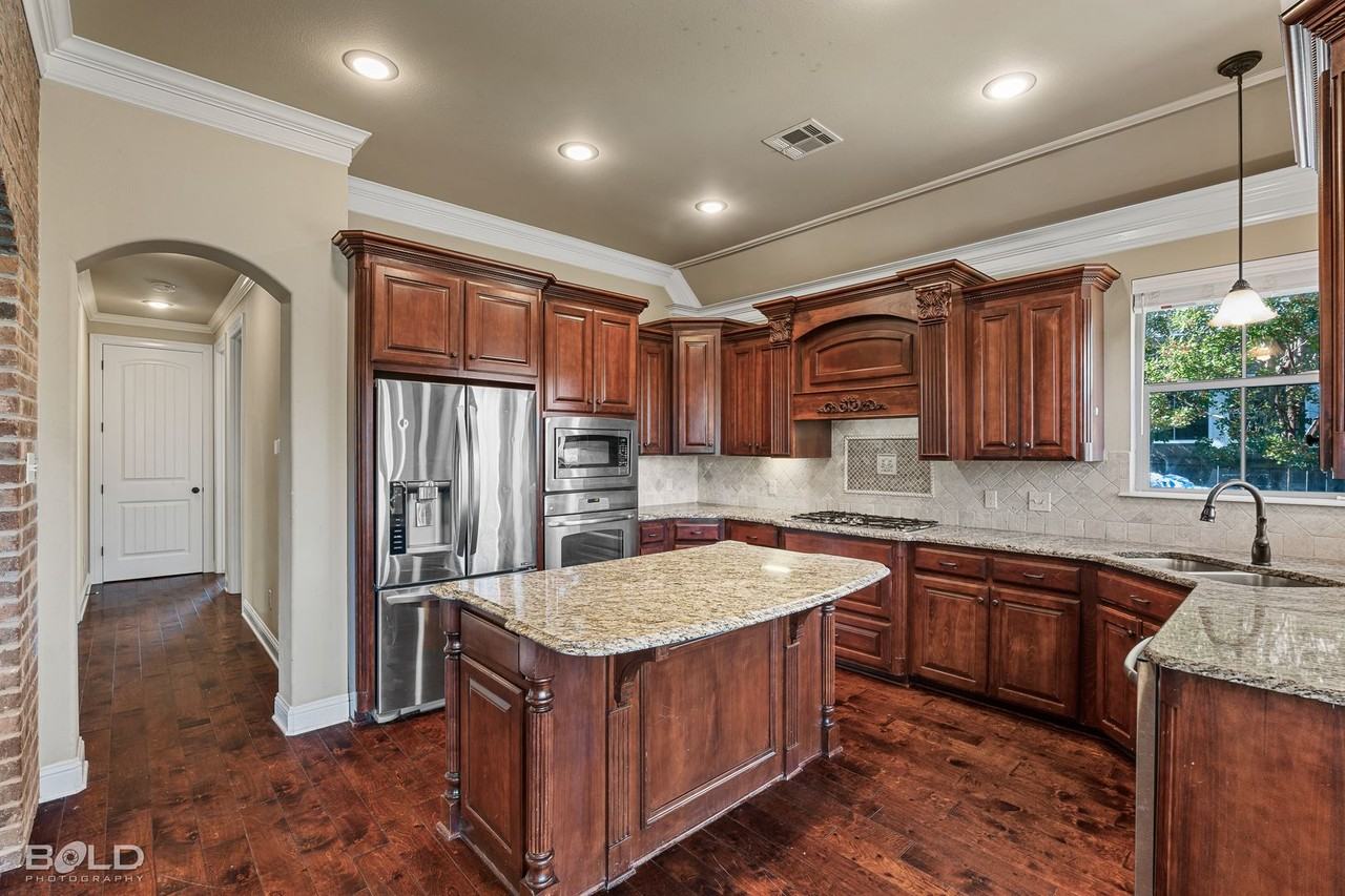 214 Danielle Dr - Photo 5 of 34
