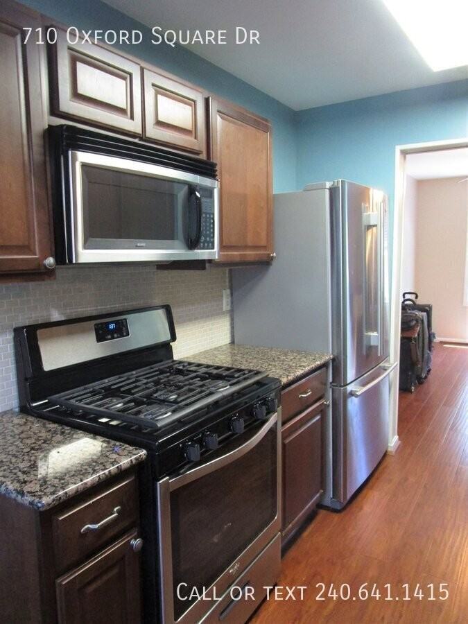 710 Oxford Square Dr - Photo 7 of 12