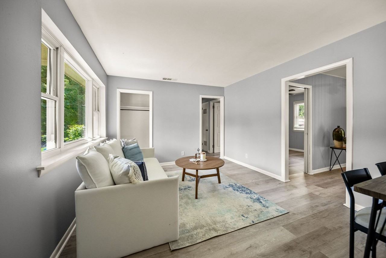 15 Village Ct - Photo 4 of 26