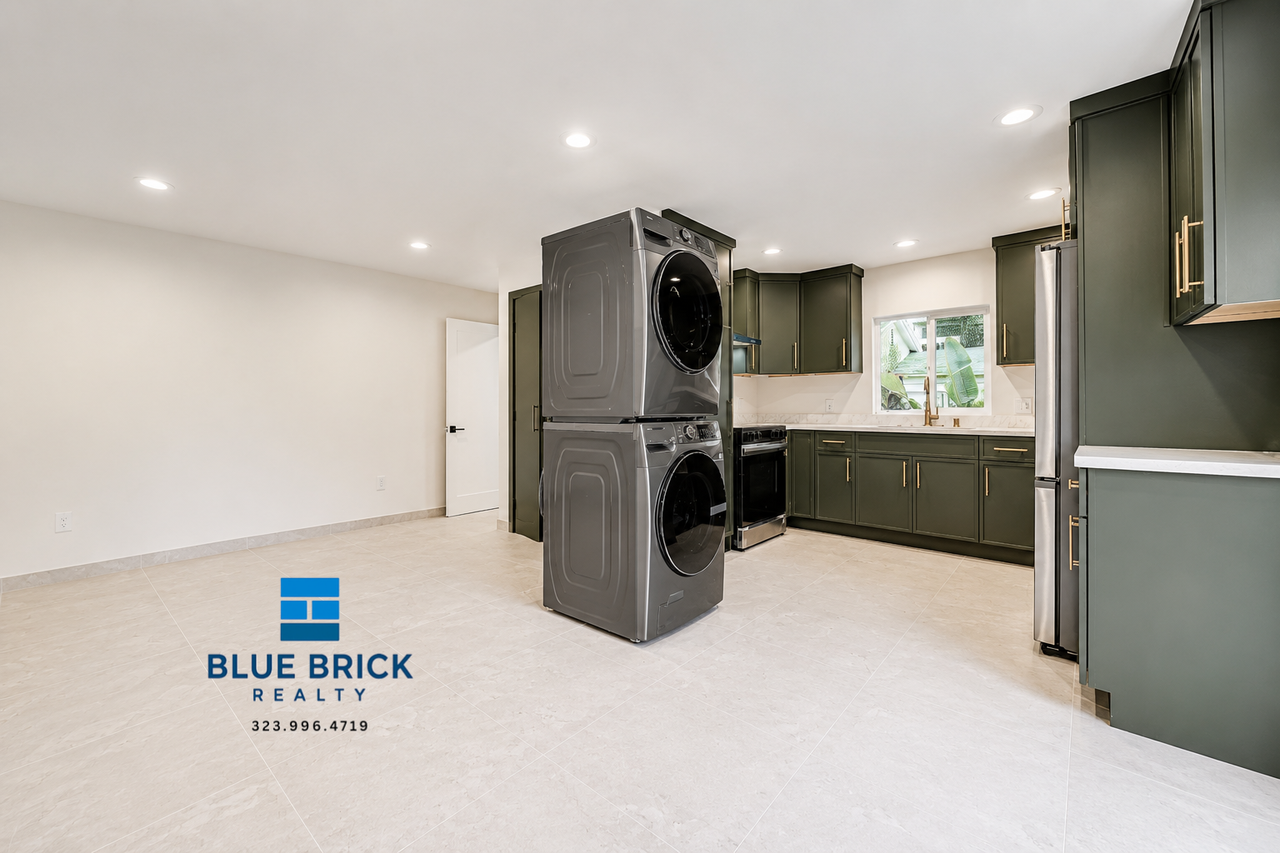 5622 Radford Ave - Photo 4 of 10