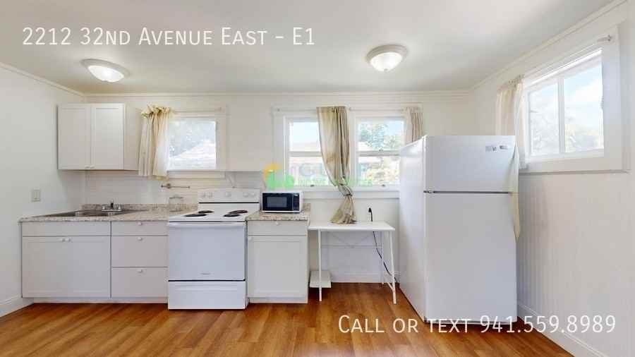 2212 32nd Ave E - Photo 5 of 11