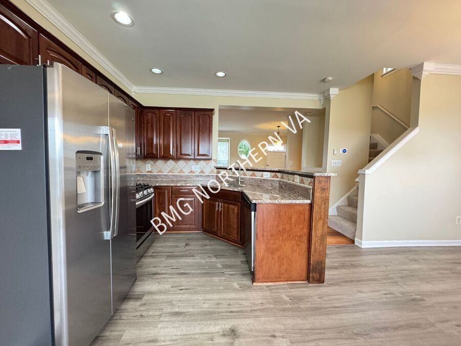 10230 Magnolia Grove Dr - Photo 7 of 33