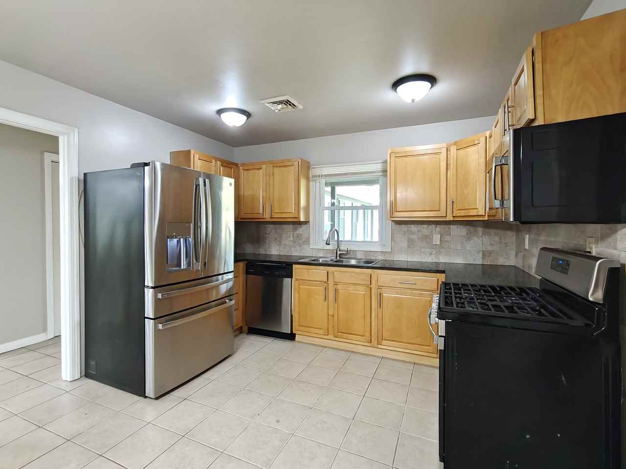 45 Meribrook Cir - Photo 2 of 15