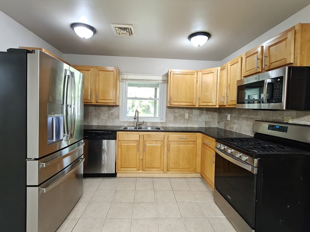 45 Meribrook Cir - Photo 3 of 15