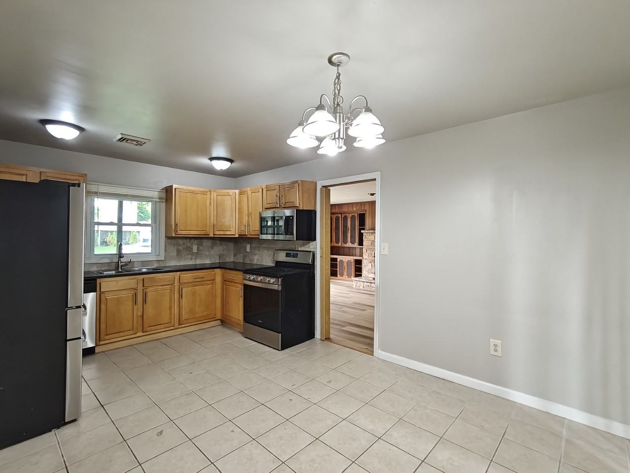 45 Meribrook Cir - Photo 4 of 15