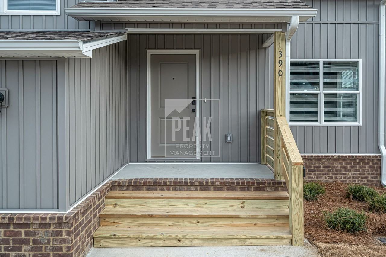 390 Woodland Cir - Photo 5 of 45