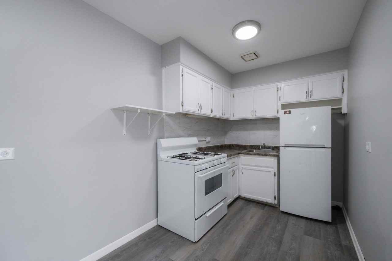 15312 Knox Ave Apt 10 - Photo 5 of 12