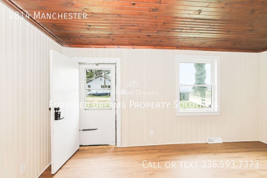 2814 Manchester St - Photo 5 of 19
