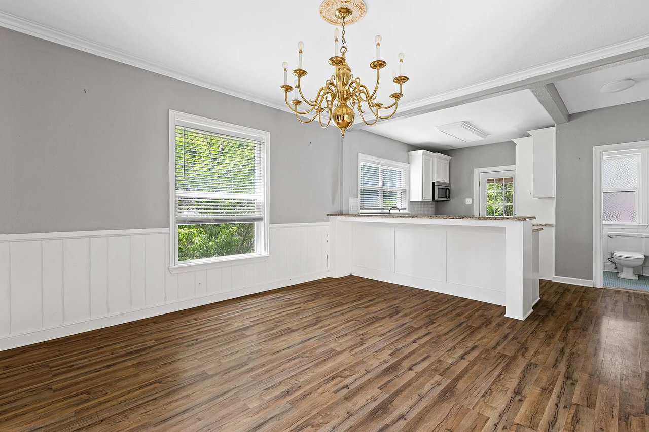 513 E Young St - Photo 7 of 19