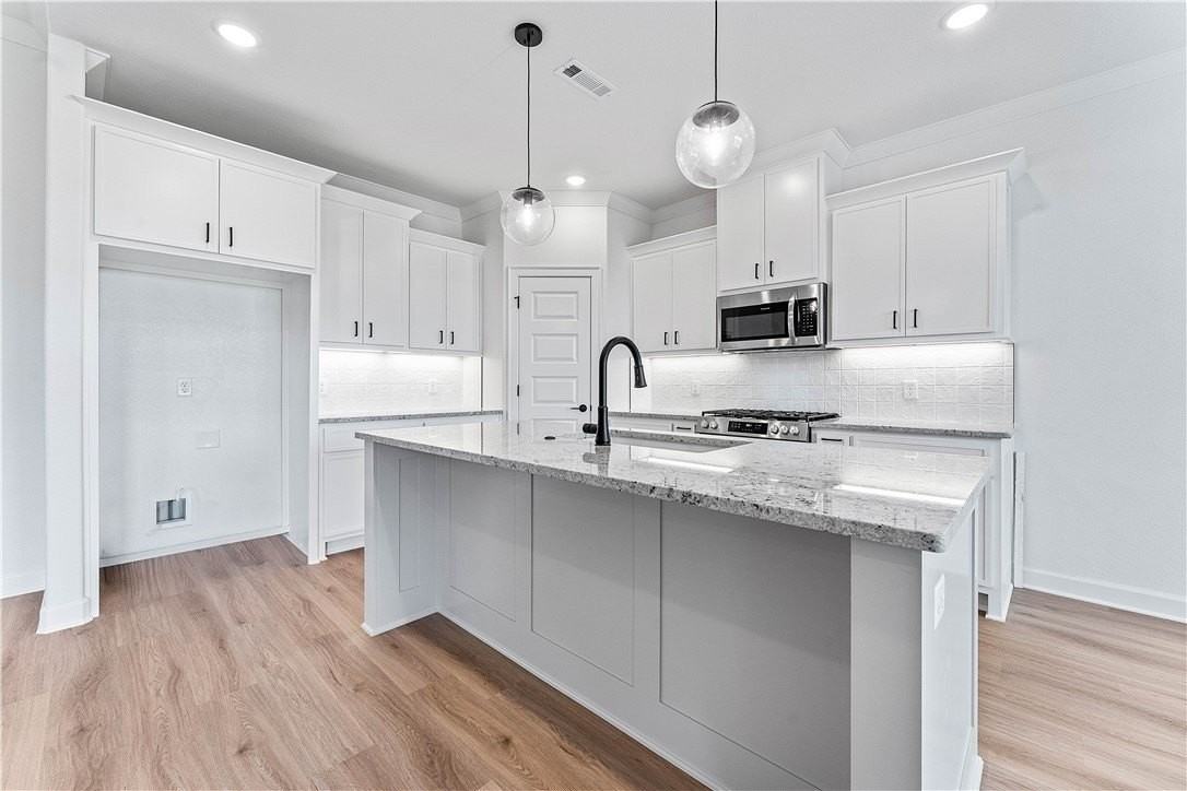 803 W Johnson Ave - Photo 3 of 20