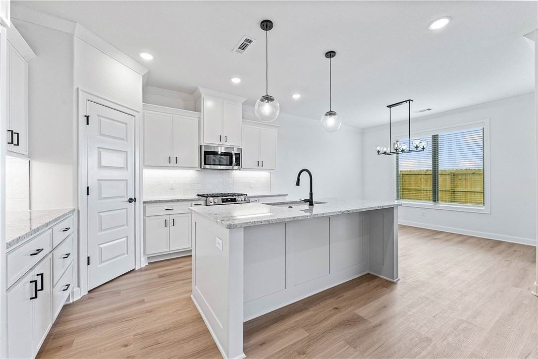 803 W Johnson Ave - Photo 5 of 20