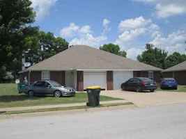 featured image of 853 Meadowlands Dr