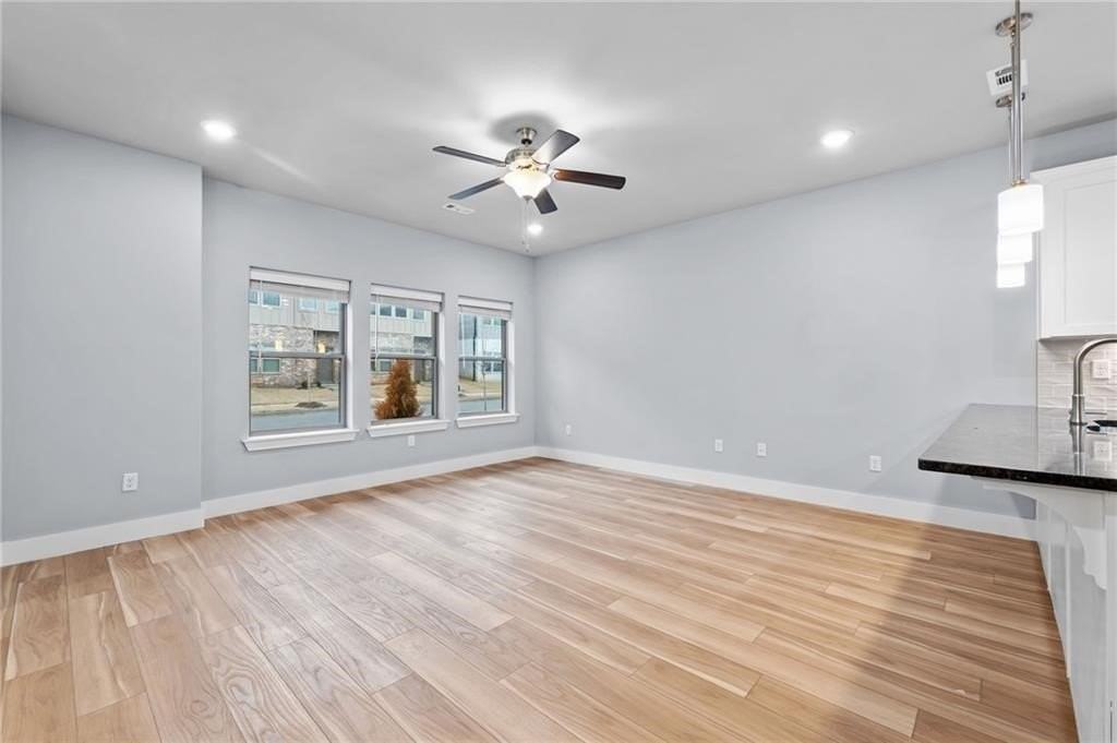 2220 W Million Ln - Photo 4 of 34
