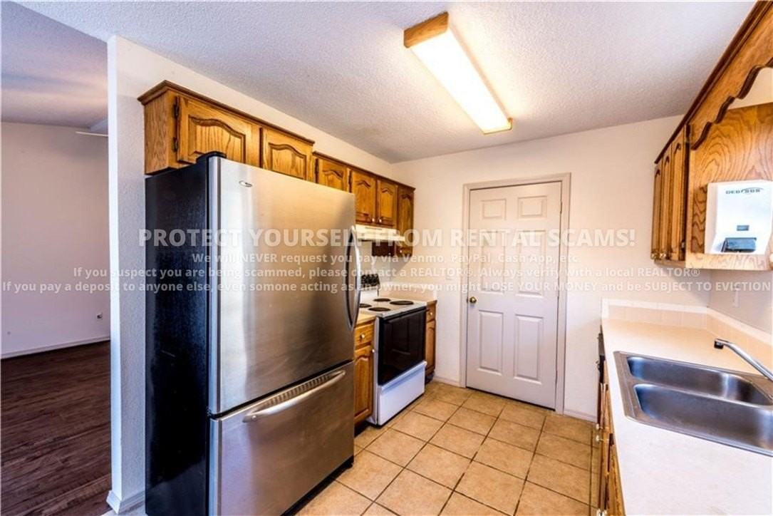 1348 S Jasmine Ln - Photo 5 of 15