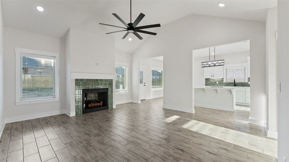 97 N Adler Ave - Photo 3 of 17