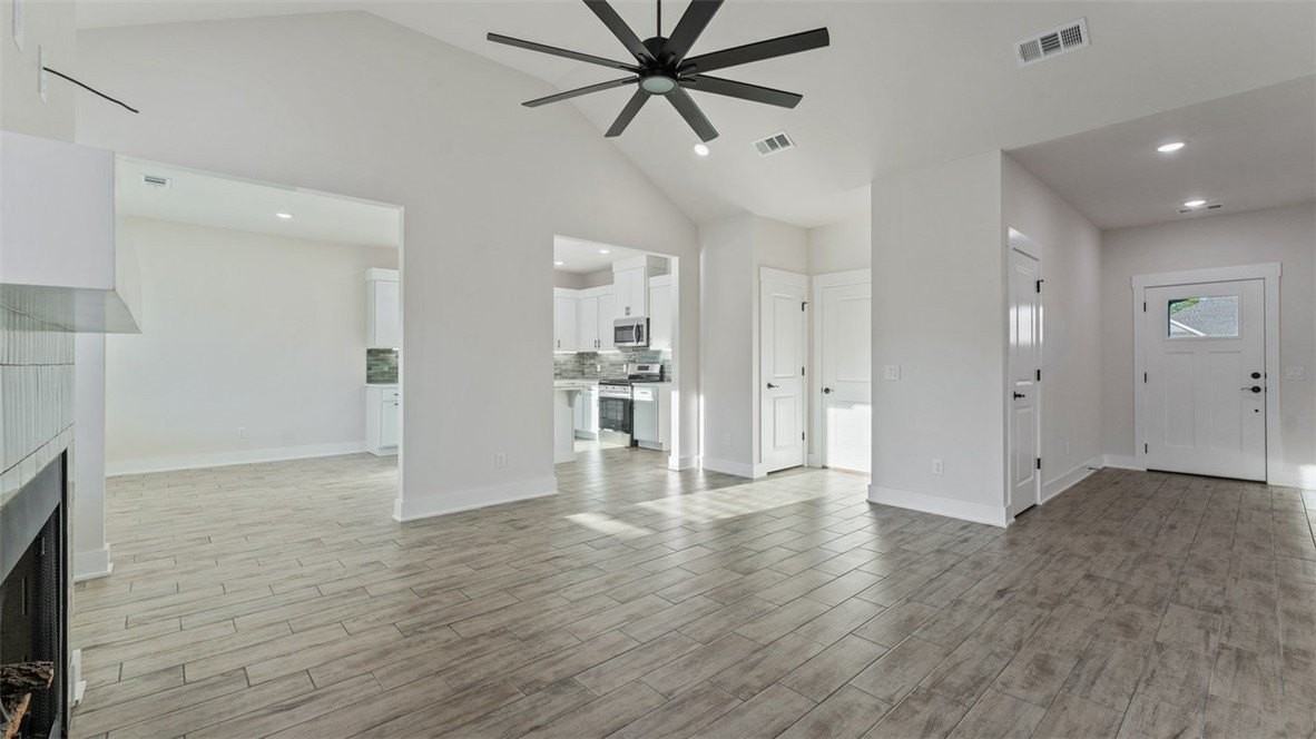 97 N Adler Ave - Photo 4 of 17