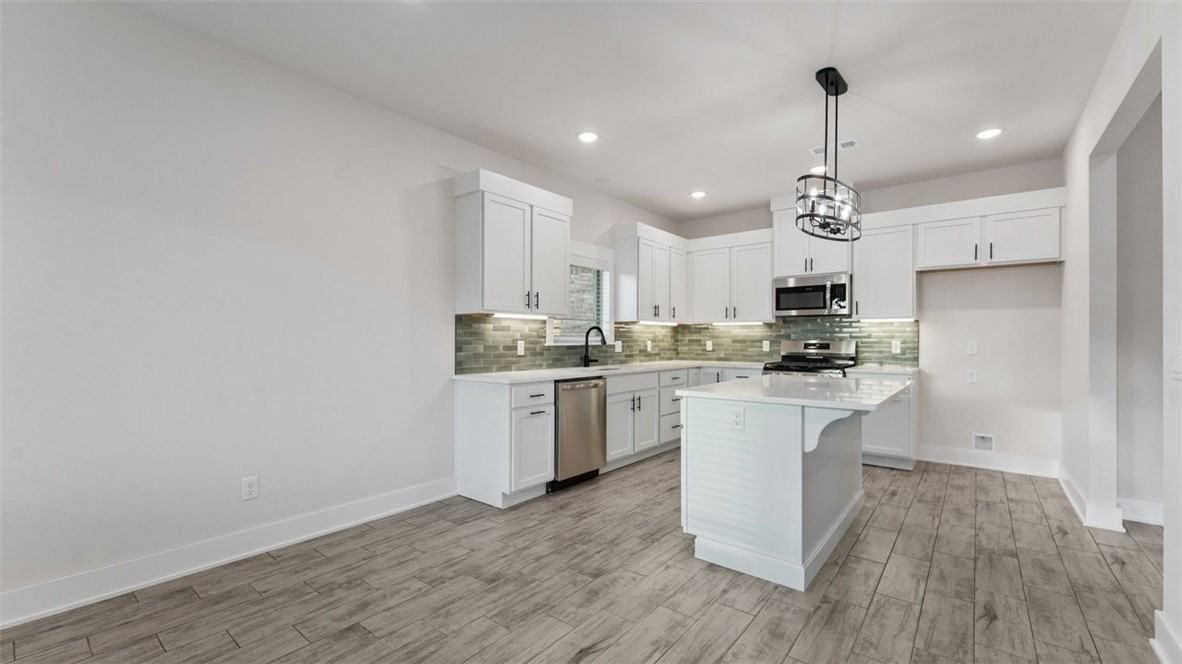 97 N Adler Ave - Photo 7 of 17