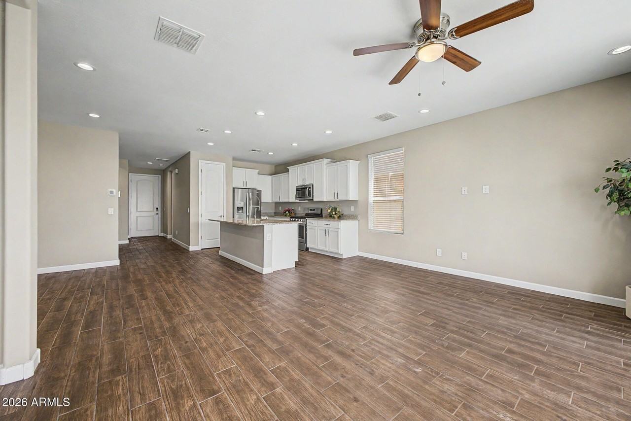 2011 W Yellowbird Ln - Photo 6 of 44